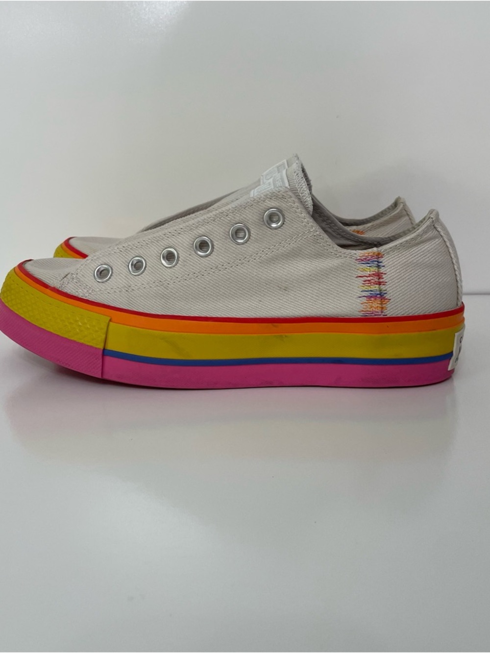 Converse Limited Edition Rainbow Vintage White Low-Top Platform Sneakers, size 9